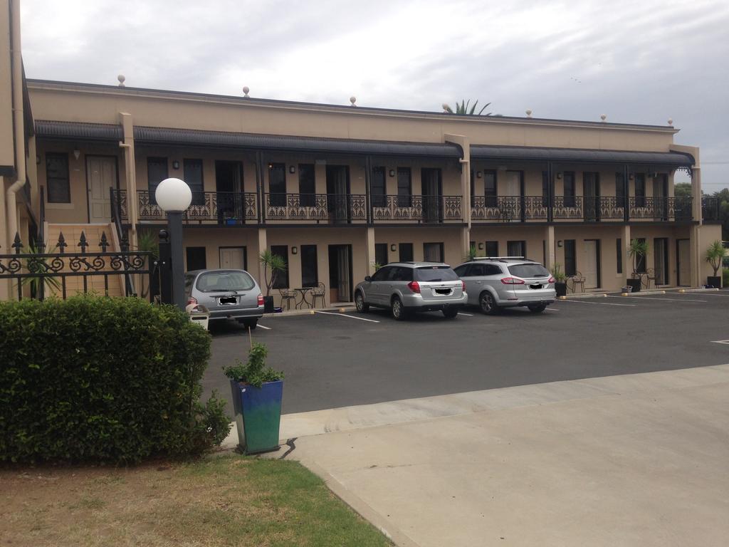 Inverell Terrace Motor Lodge Bagian luar foto